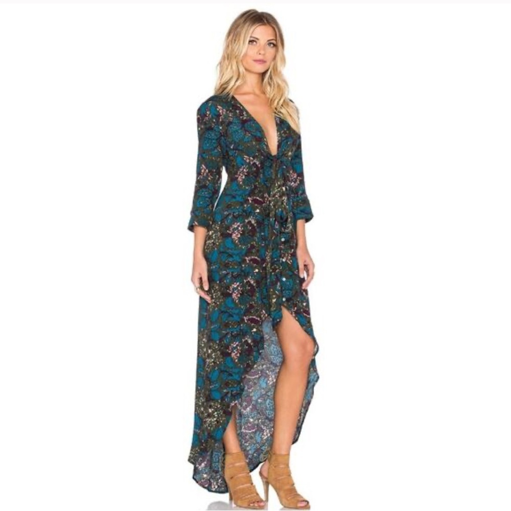 KNOT SISTERS Morrison Kimono Dress in Dark Floral
Size S